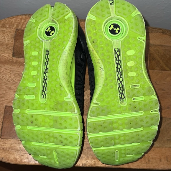 Under Armour Hovr Phantom black and neon green size 4Y - Picture 7 of 11